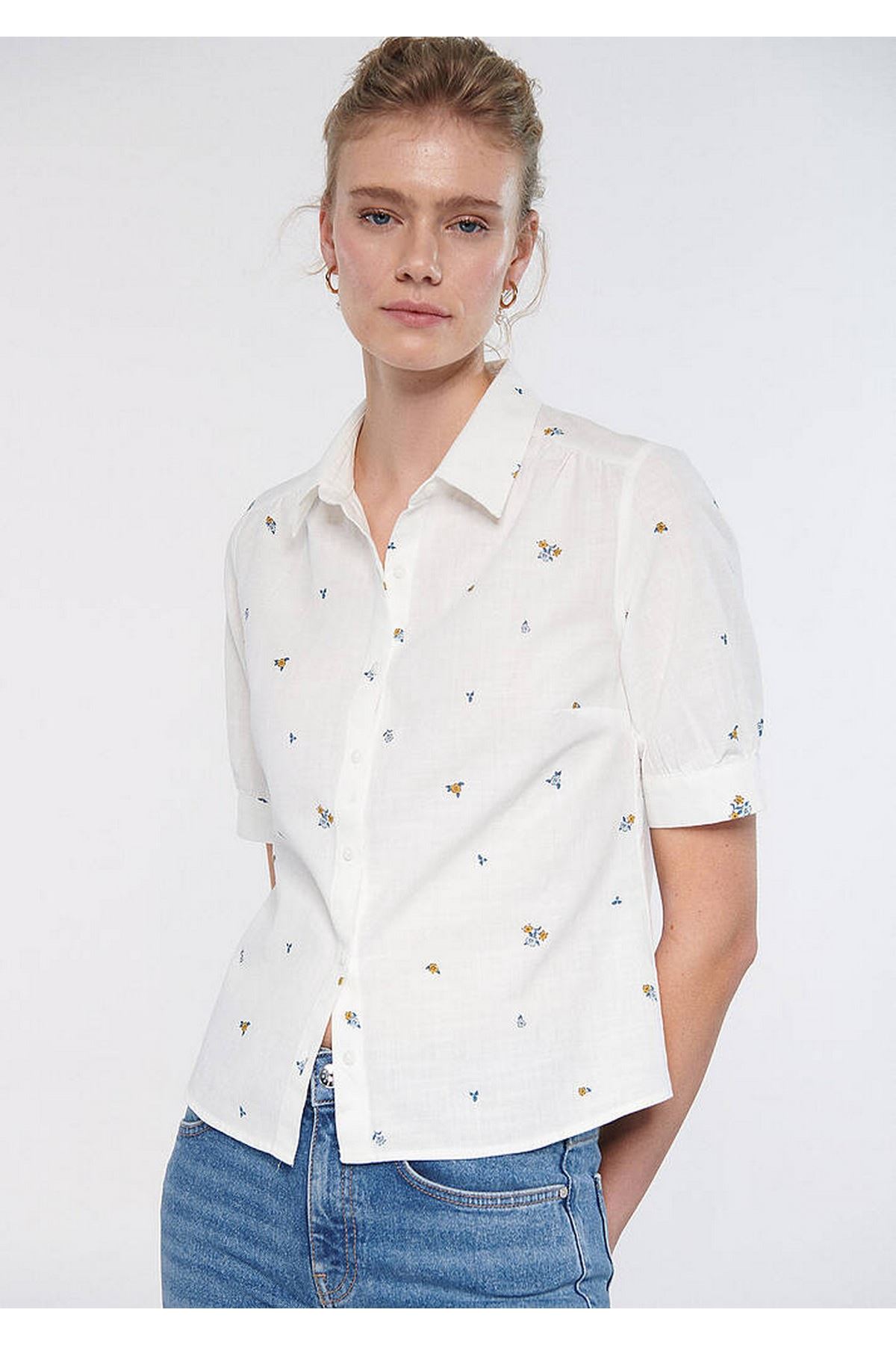 Kısa Kol  Mavi Kadın Beyaz Gömlek - M1210060-83984