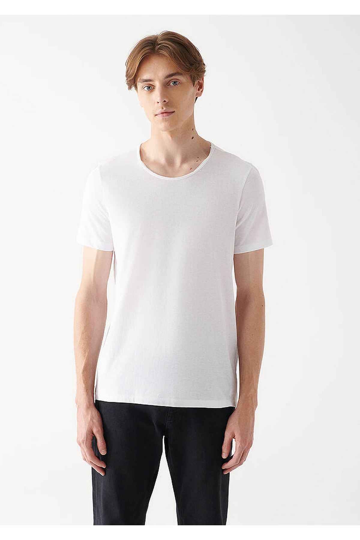 Erkek Beyaz Tişört - M064019-620