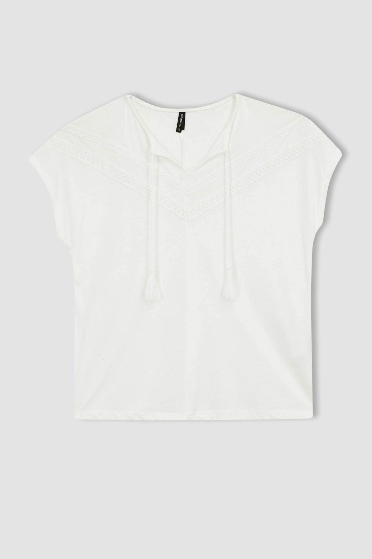 Defacto Kadın Beyaz Tişört - X4976AZ/ER105