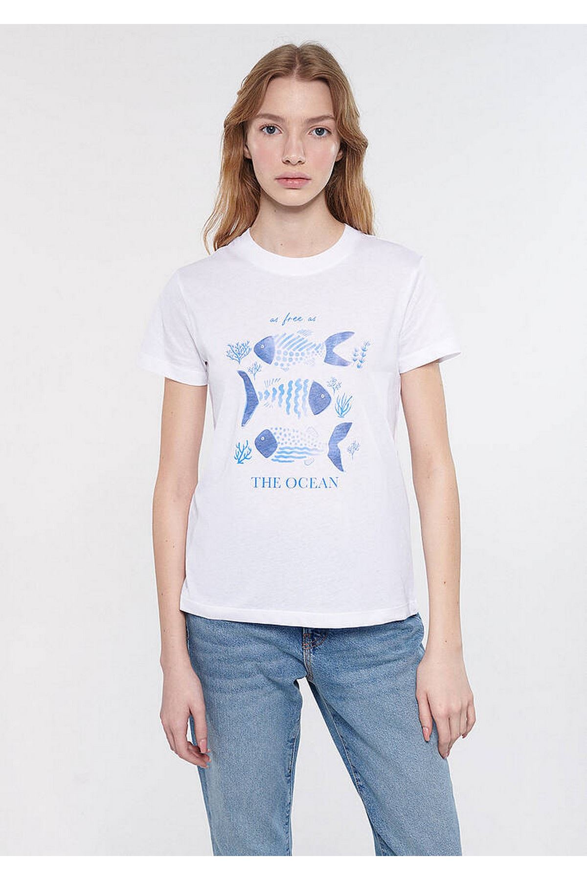 The Ocean Balık Baskılı Mavi Kadın Beyaz Tişört - M1611284-620