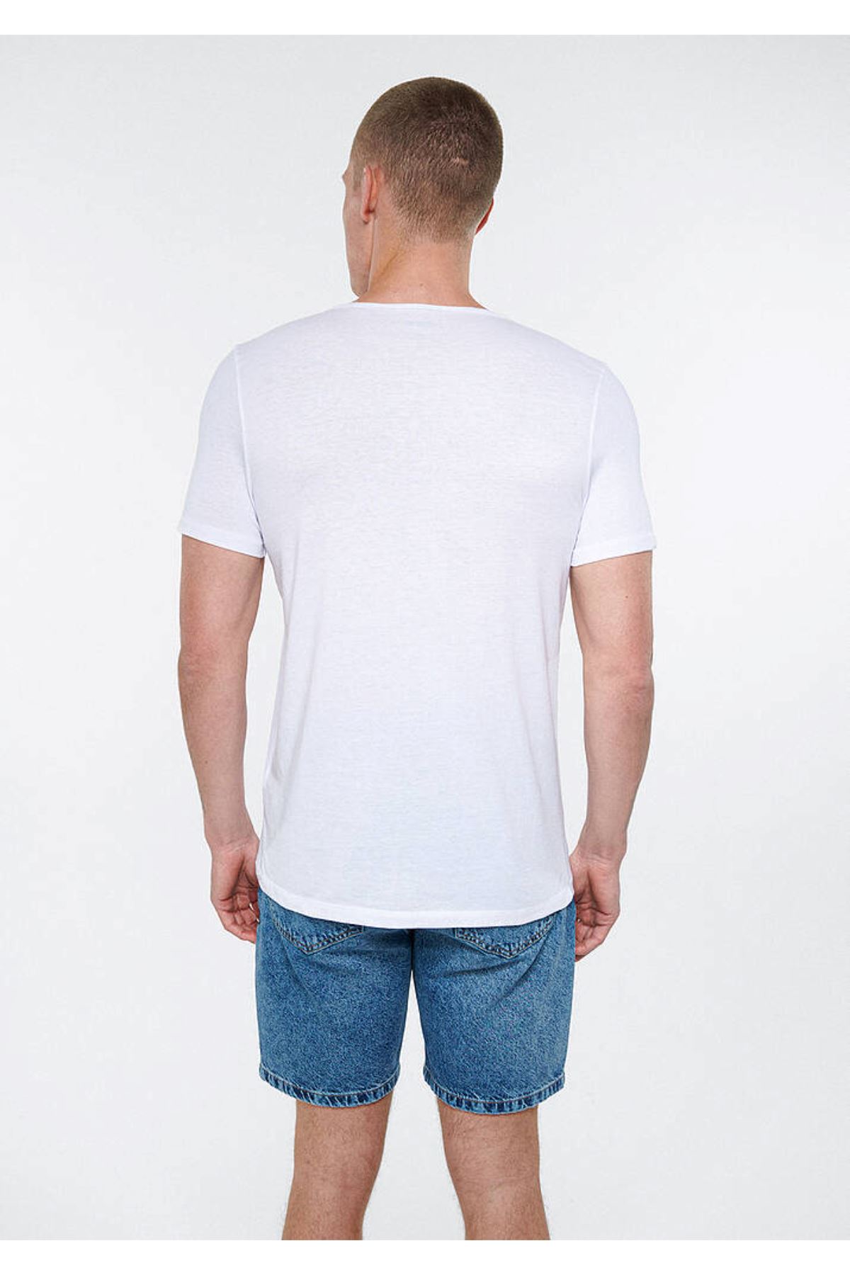 Erkek Beyaz Tişört - M064019-620